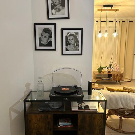 Vintage Dream Apartment Zwijndrecht Bagian luar foto